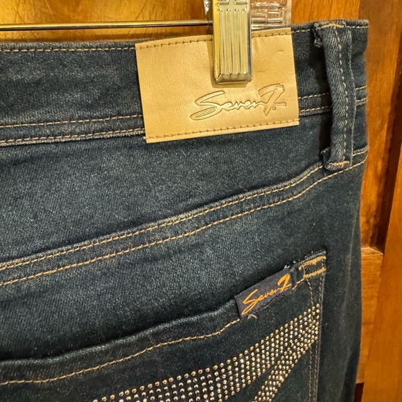 Jeans - Picture 2 of 4